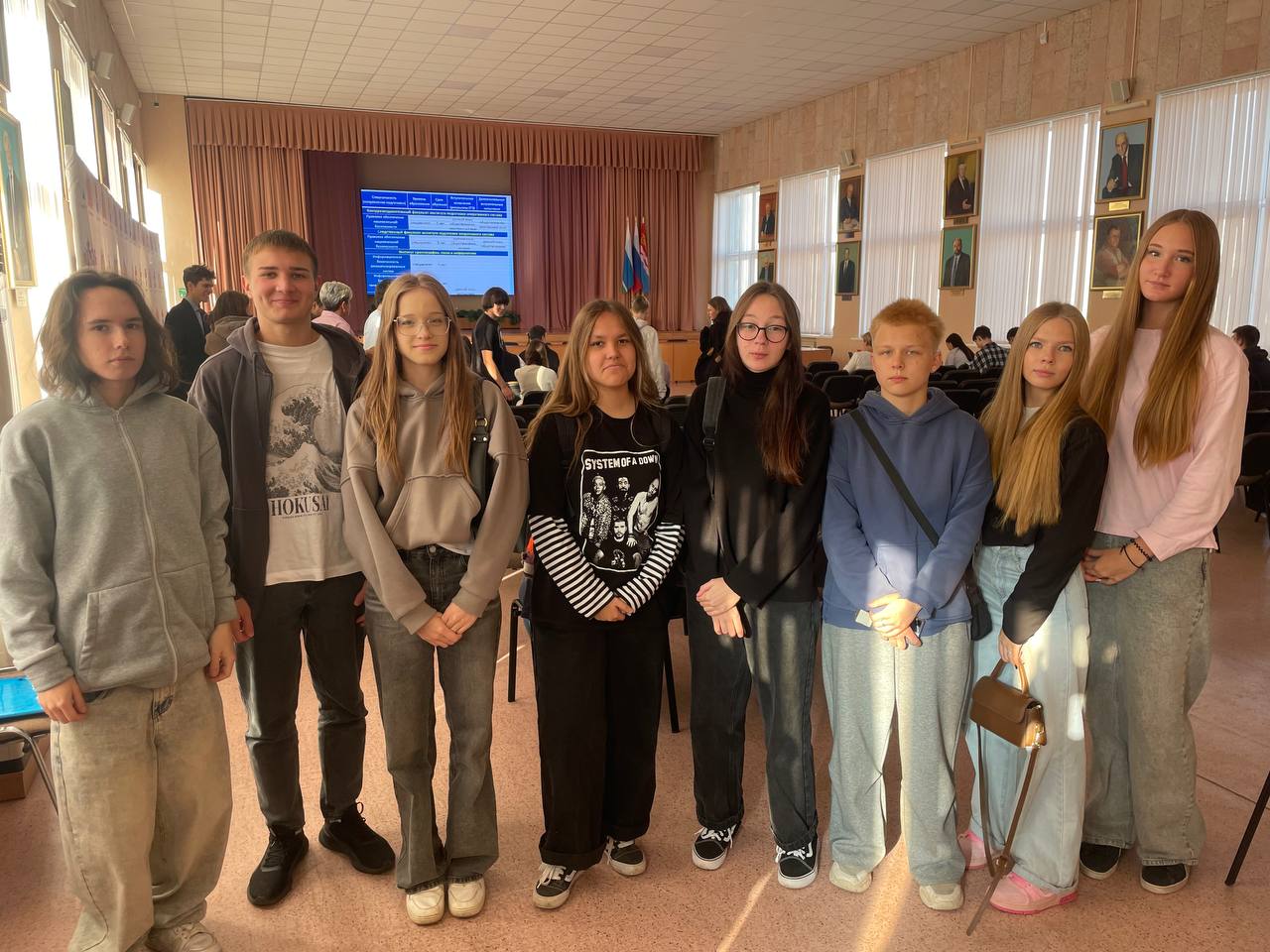 photo_5393283798042541068_y