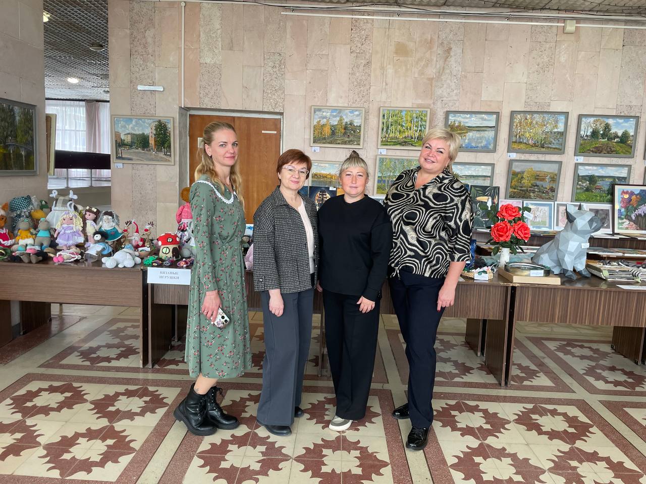 photo_5413803154623035519_y