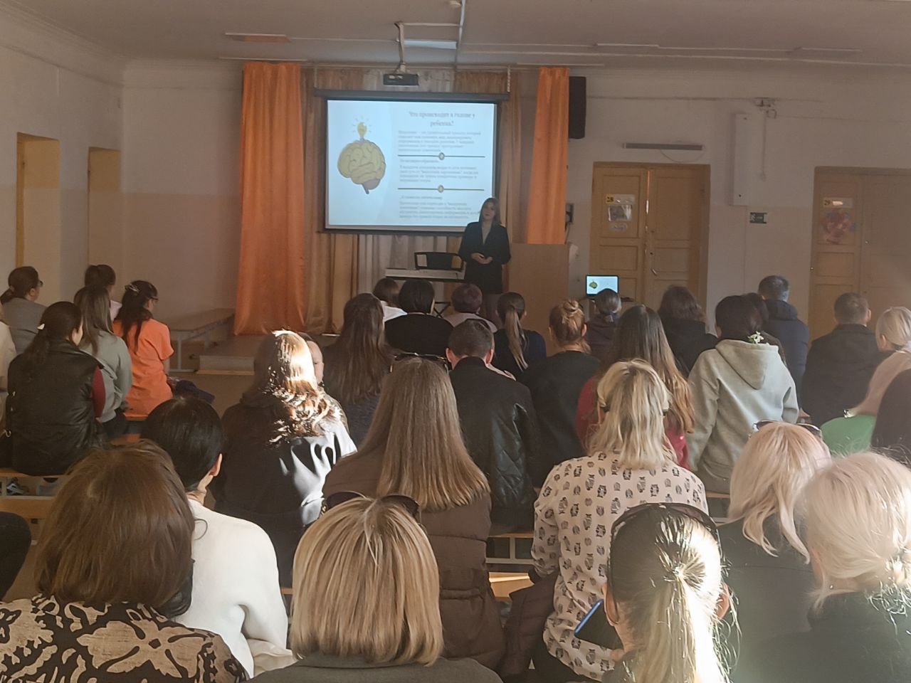 photo_5341479633390008951_y