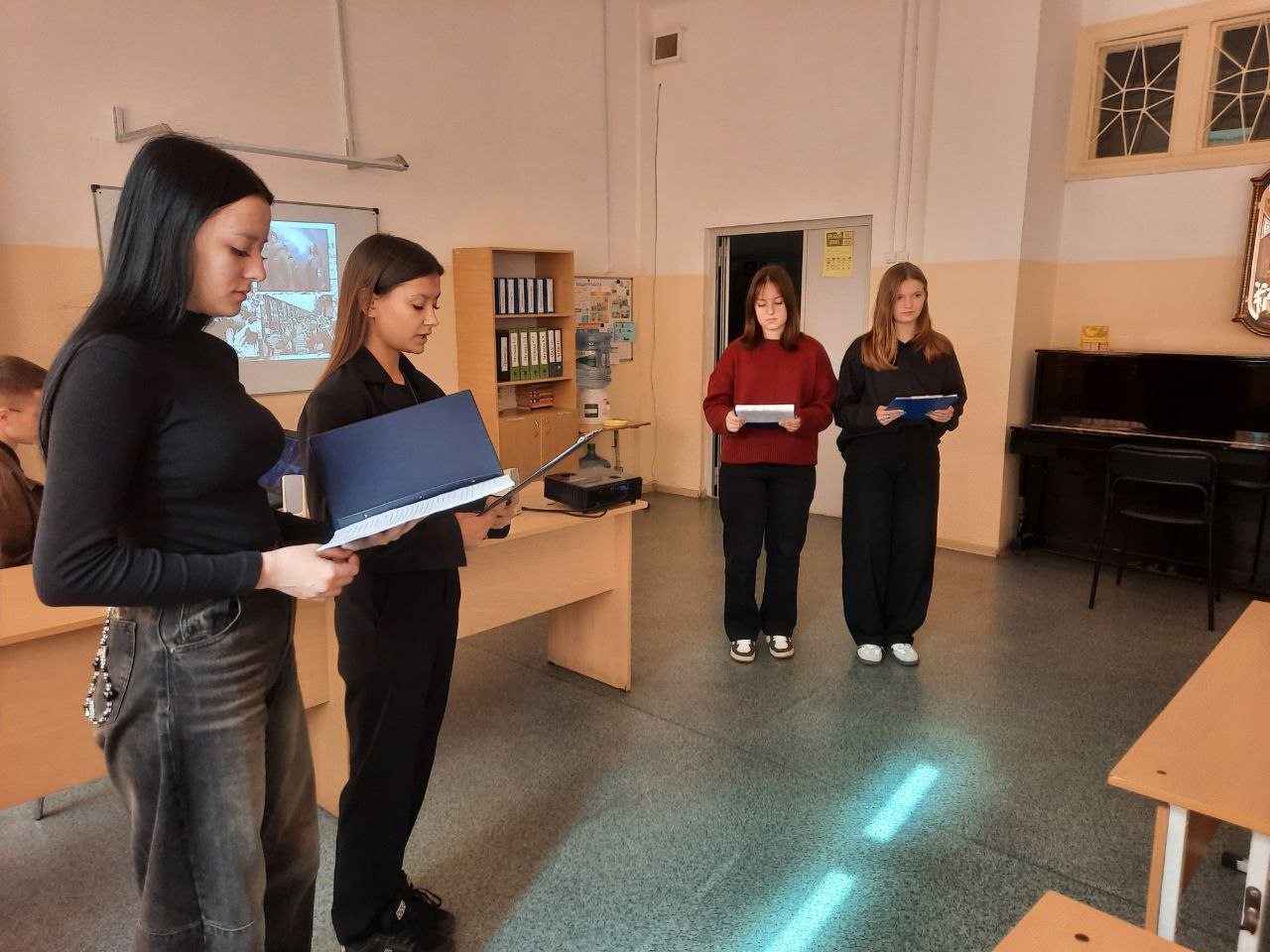 photo_5346231048335391036_y